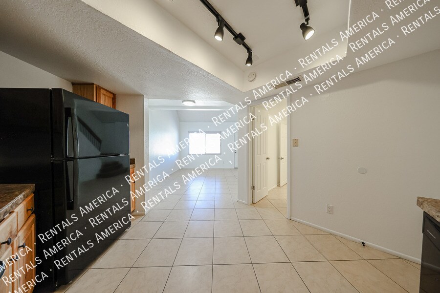 Building Photo - 4120 W Calavar Rd