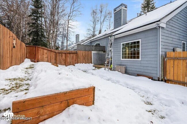 Building Photo - NEW YEAR NEW HOME! 3 bed, 2.5 bath, 2 car garage in South Anchorage