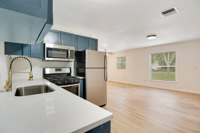 Building Photo - 113 Kendra Ave