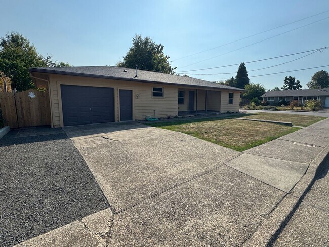 Building Photo - Beautifully Renovated 3 Bedroom ~ 2 Bathro...