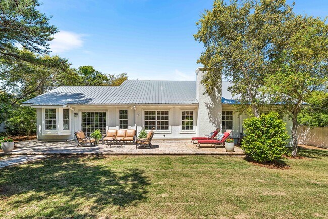 Building Photo - 220 Seabreeze Cir