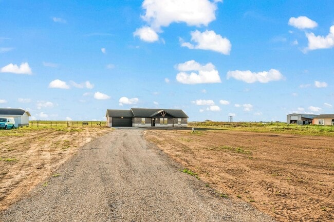 Building Photo - Country Living In Roosevelt ISD!