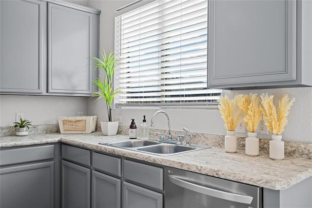 Building Photo - 1110 Greywood Dr