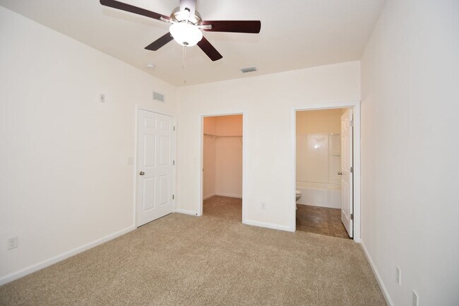 Building Photo - 2211 Golden Lake Loop