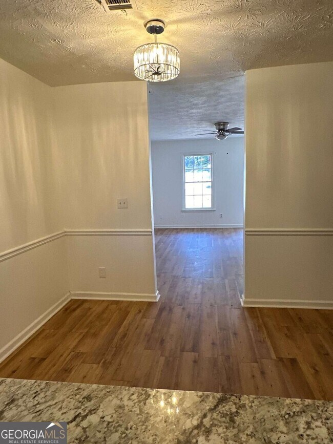 Building Photo - 5172 Ridge Forest Dr