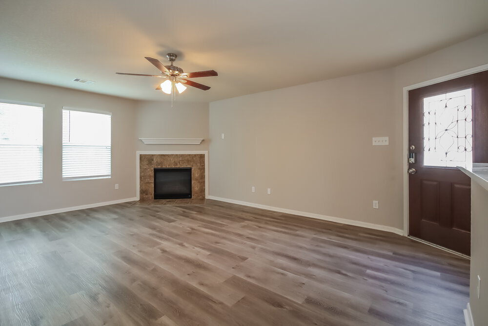 Building Photo - 16746 Warbler Dr