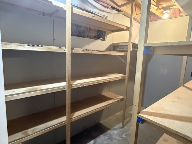 Building Photo - 3390 Canyon Dr