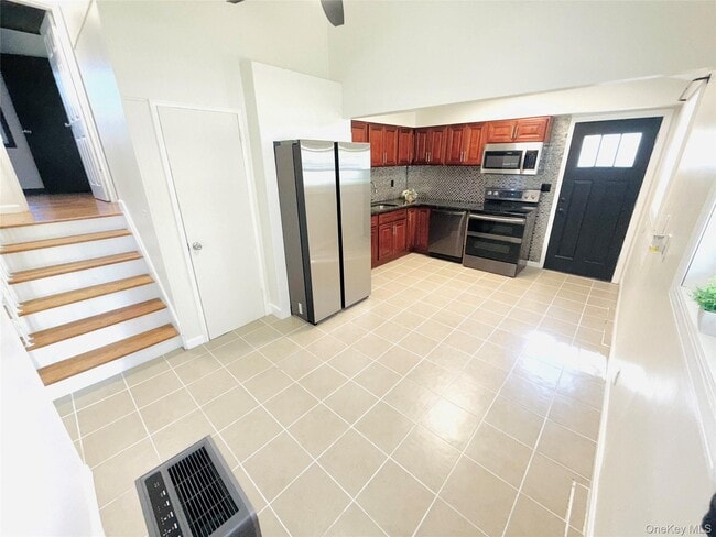 Building Photo - 1553 Potter Blvd