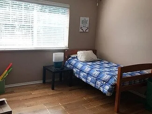 Building Photo - 1798 N 177th Plaza