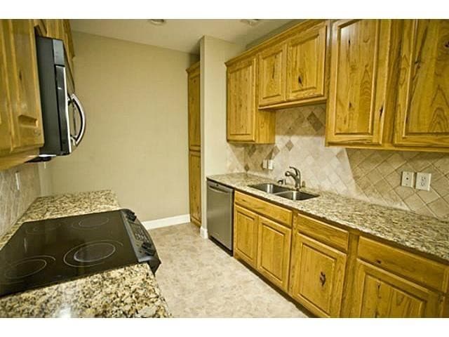 Building Photo - 1303 Halcyon Pl