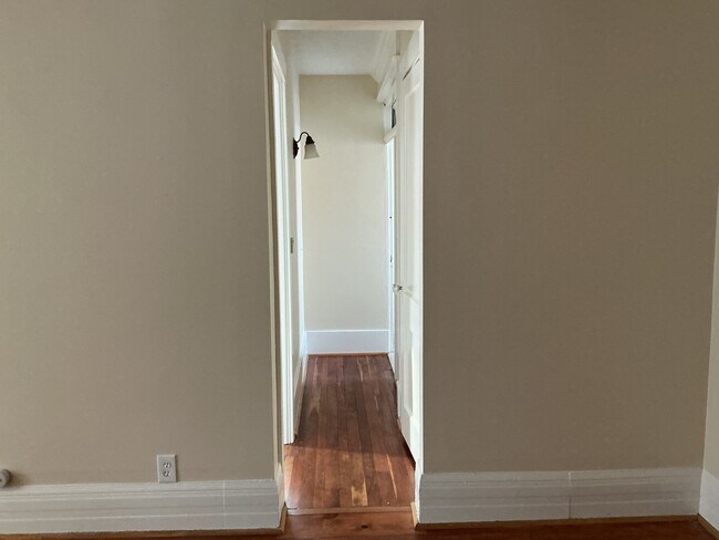 Building Photo - 30 Strathallen