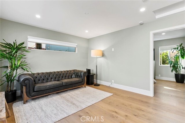 Building Photo - 354 La Perle Pl