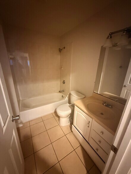 Building Photo - 135 Calumet St