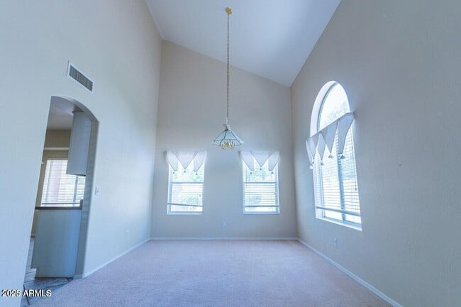 Building Photo - 970 N Willow St