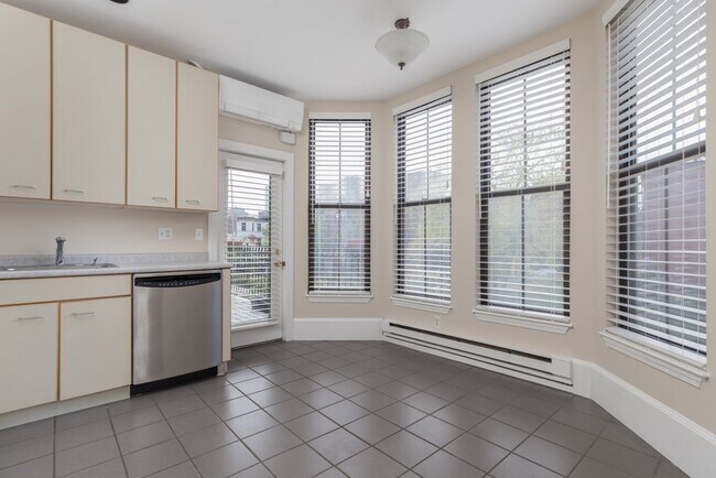 Building Photo - 40 Greenwich Park