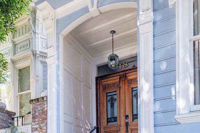 Building Photo - 18 Orben Pl
