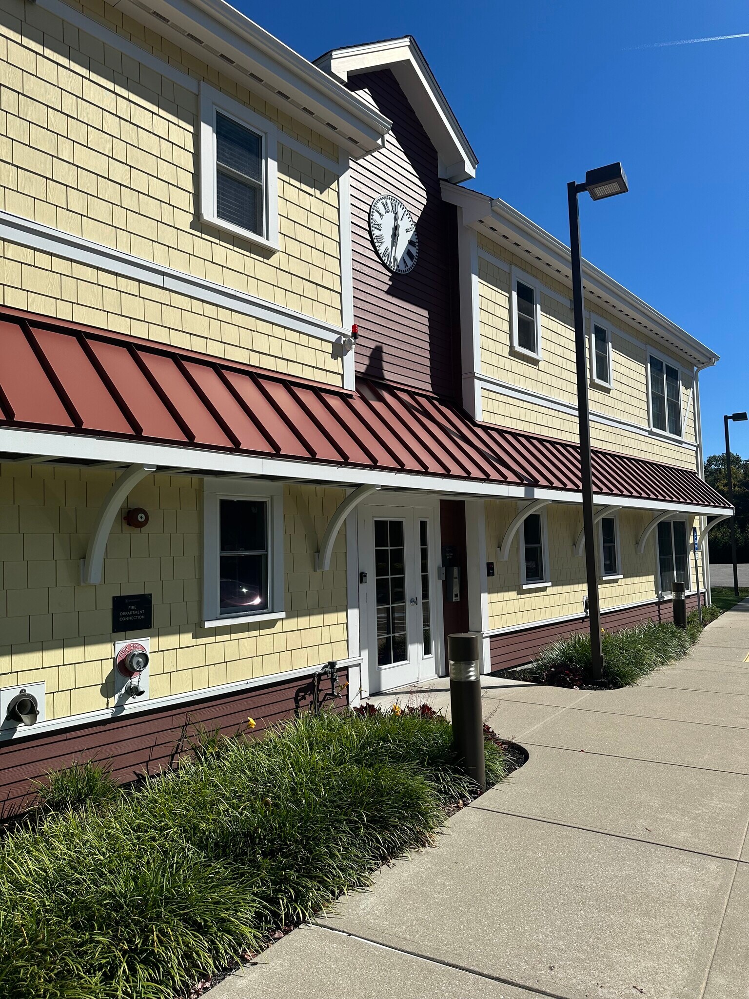 Building Photo - 54 Loomis St