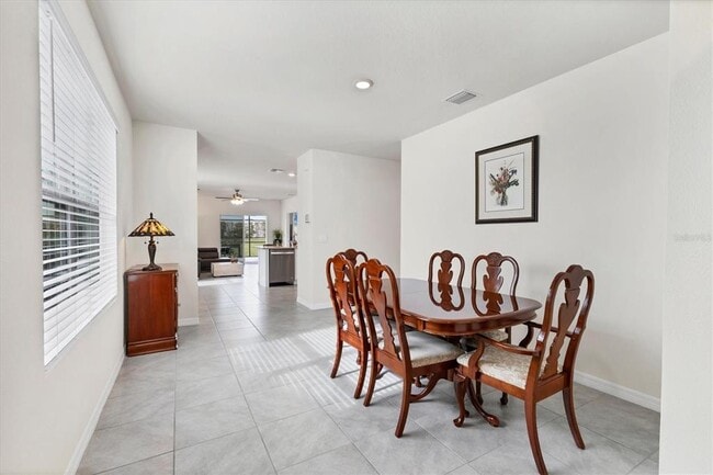 Building Photo - 3293 Hilltop Cir