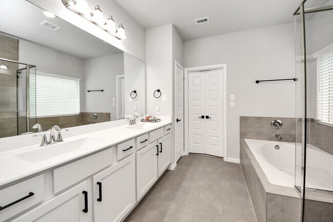 Building Photo - 6618 Beacon View Dr