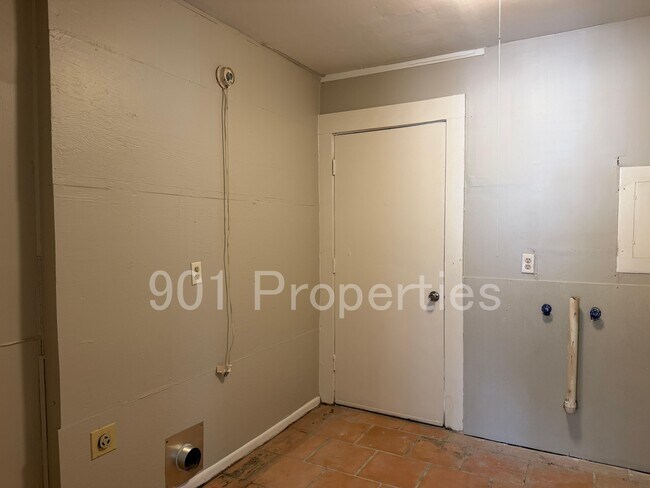 Building Photo - 1830 Eldorado St
