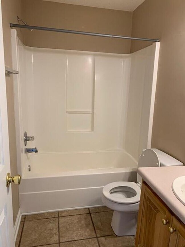 Building Photo - 3BD/2B in Valdosta, GA Close to Moody Air Force Base