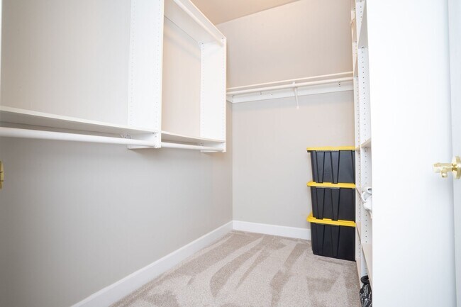 Building Photo - Amazing Updated Braeburn Townhome close to all Bend has to offer!