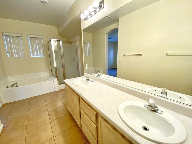 Building Photo - Perfect family home in Rhodes Ranch guard ...