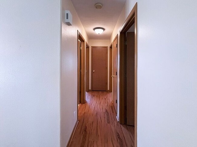 Building Photo - 882 Smith St