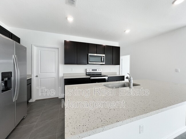 Building Photo - 33314 Darley Dl Trl