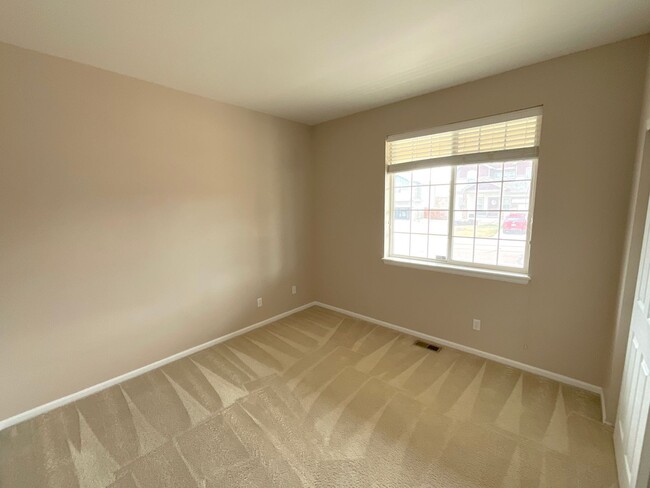 Building Photo - 4 Bedroom Home Available Near Black Forest...