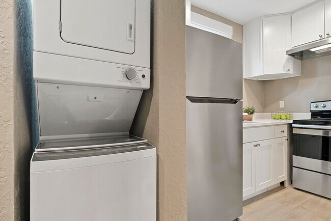 Building Photo - 9110 Redmond-Woodinville Road NE-Unit 101