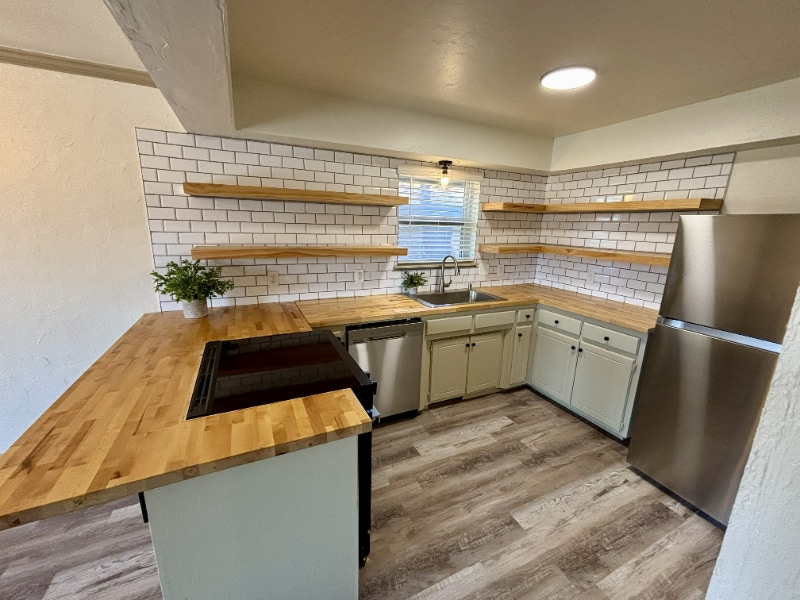 Building Photo - 12025 Ashford Dr