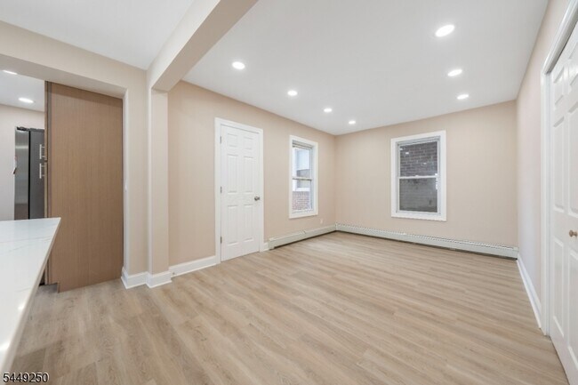 Building Photo - 49 Caldwell Pl
