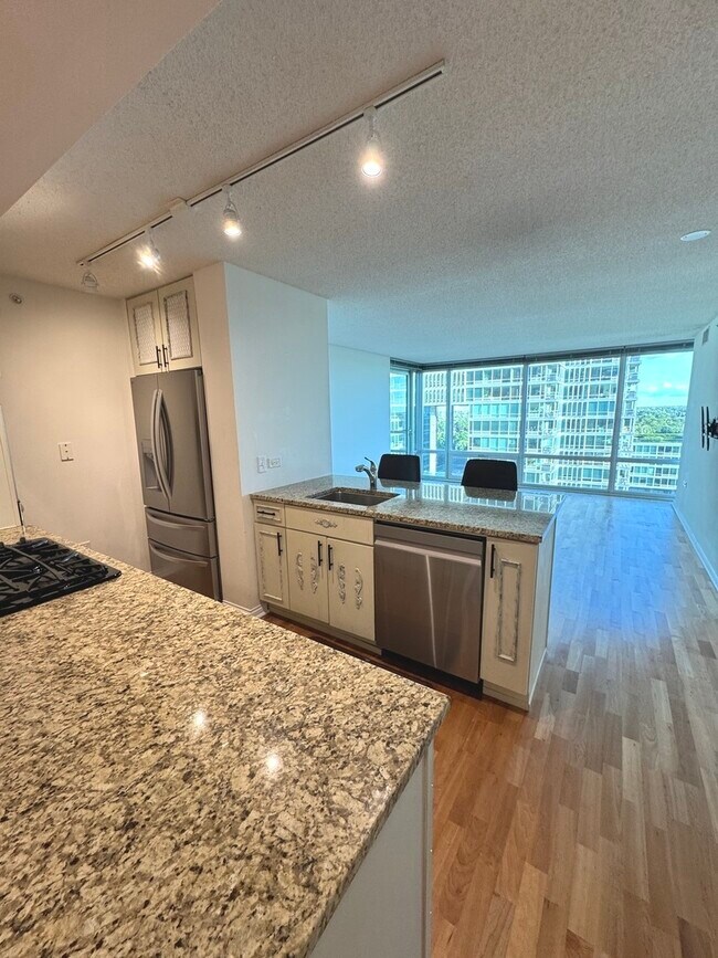 Building Photo - 9725 Woods Dr