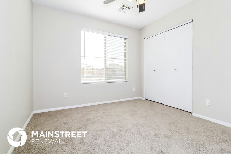 Building Photo - 2837 S 63rd Dr