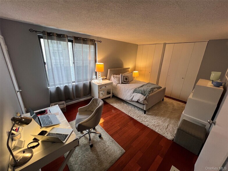 Building Photo - 10 Cottage Pl