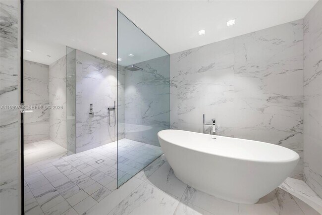 Building Photo - 1000 Biscayne Blvd