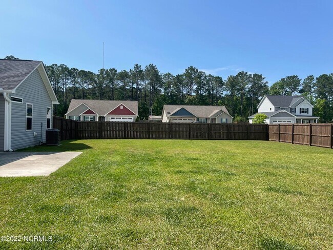 Building Photo - 233 Breakwater Dr