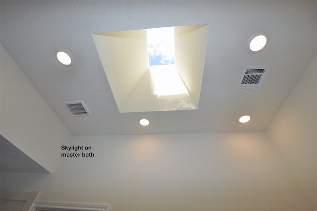 Building Photo - 3404 Bahia Rd