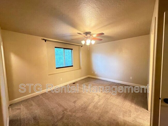 Building Photo - 2075 S Sir Monte Dr