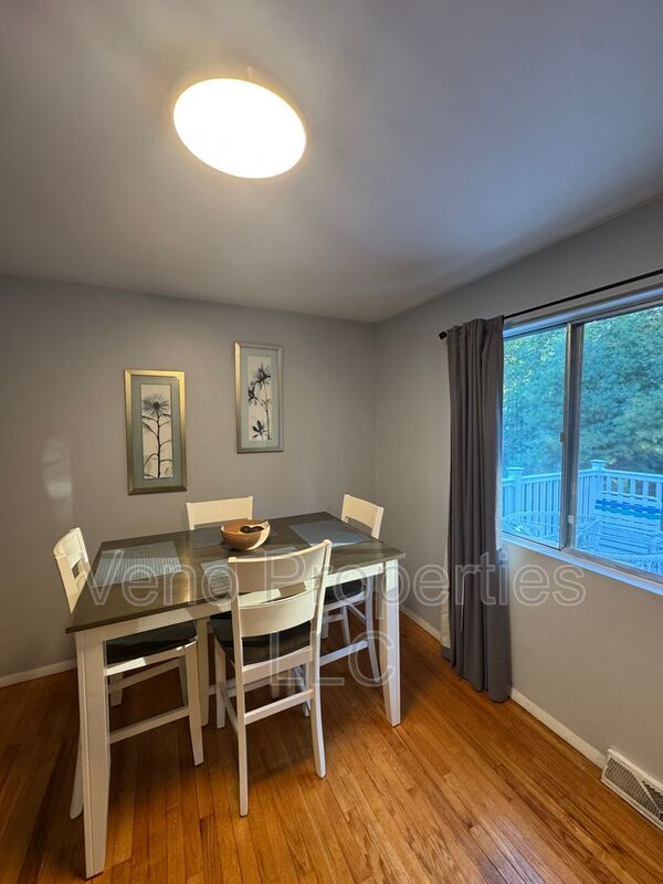 Building Photo - 13 Orenda Spring Dr