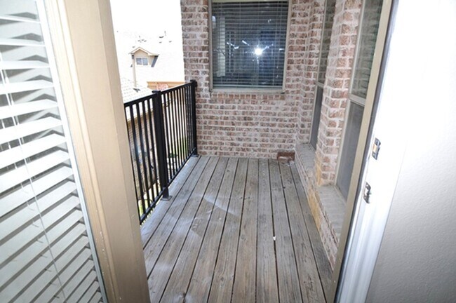 Building Photo - 6872 Regello Dr