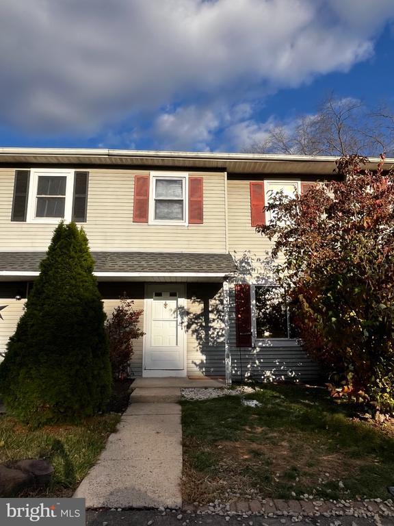 Building Photo - 719 Hunters Run