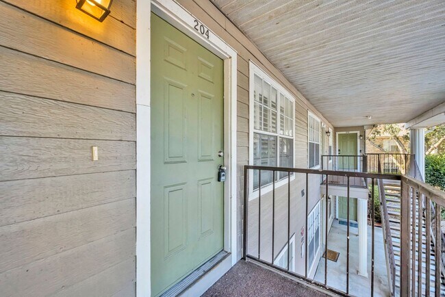 Building Photo - Oviedo Condo One-bedroom Available UTILITIES included.