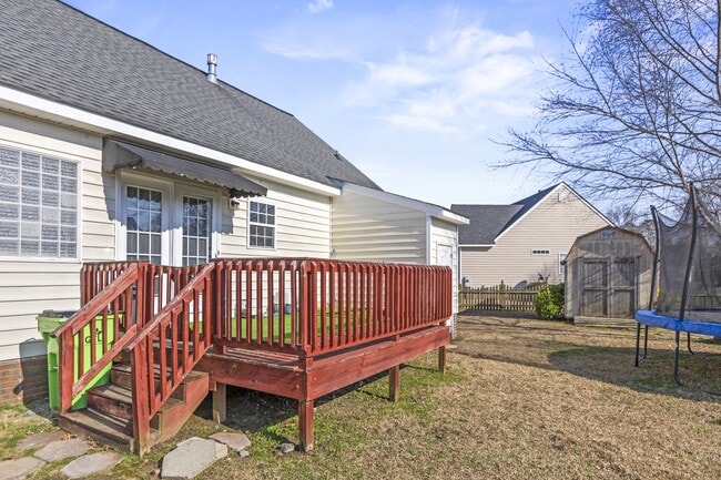 Building Photo - 726 Addington Dr