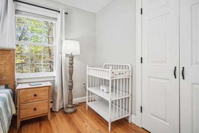 Building Photo - 550 Long John Rd