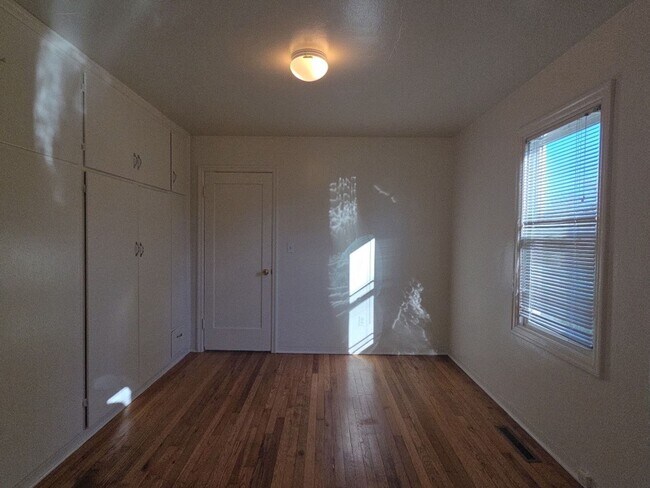 Building Photo - WINTER SPECIAL ~ $920 OFF FIRST MONTH RENT