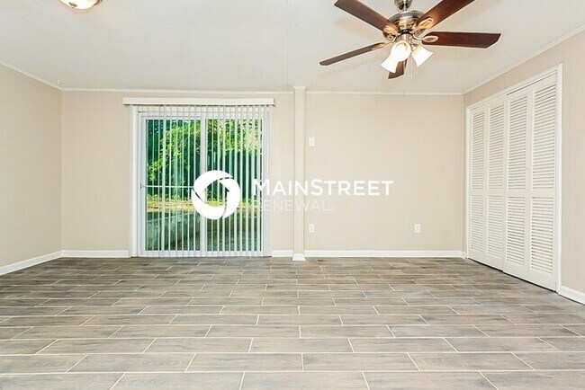 Building Photo - 4 Bedroom Pet-Friendly Home in RIVERDALE, GA with Main Street Renewal