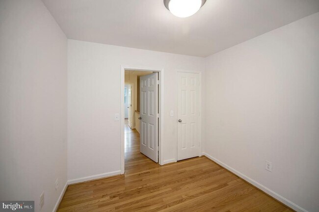Building Photo - 455 Ridgemore St