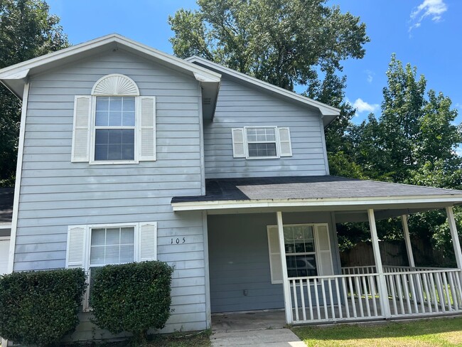 Primary Photo - Two Story 3 Bed 2.5 Bath Available Early S...